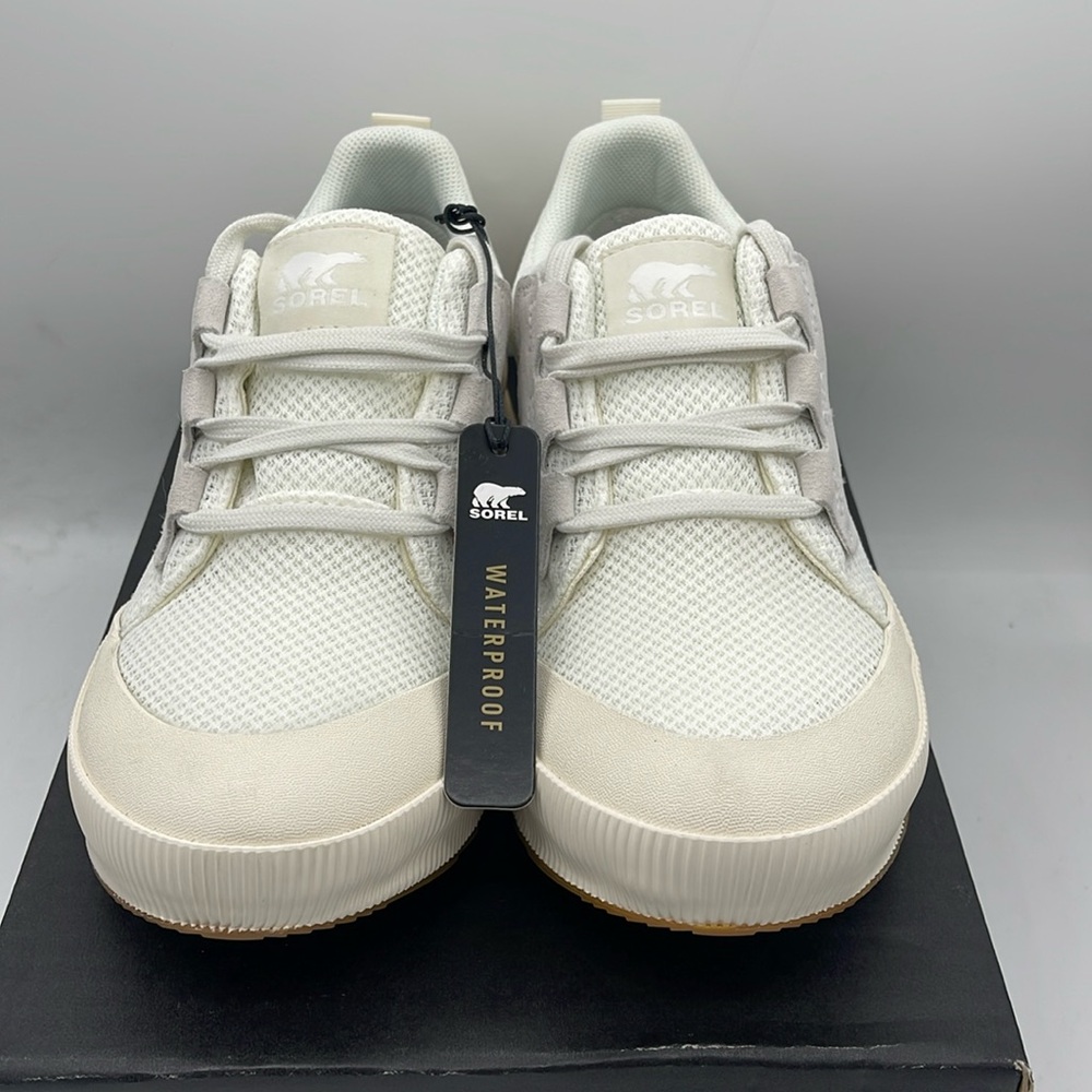 SOREL Out N About III Low Sneaker WP - sz 6- Sea Salt/Chalk